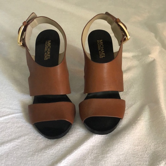 Michael Kors sandals size 7M - Picture 1 of 8